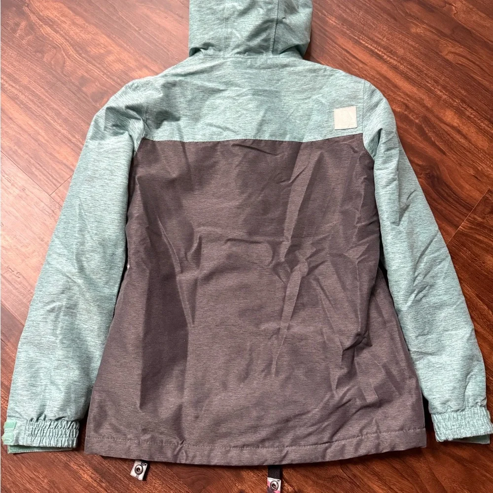 Zumiez Aperture Women’s Ski and Snowboarding Jacket - Picture 7 of 9
